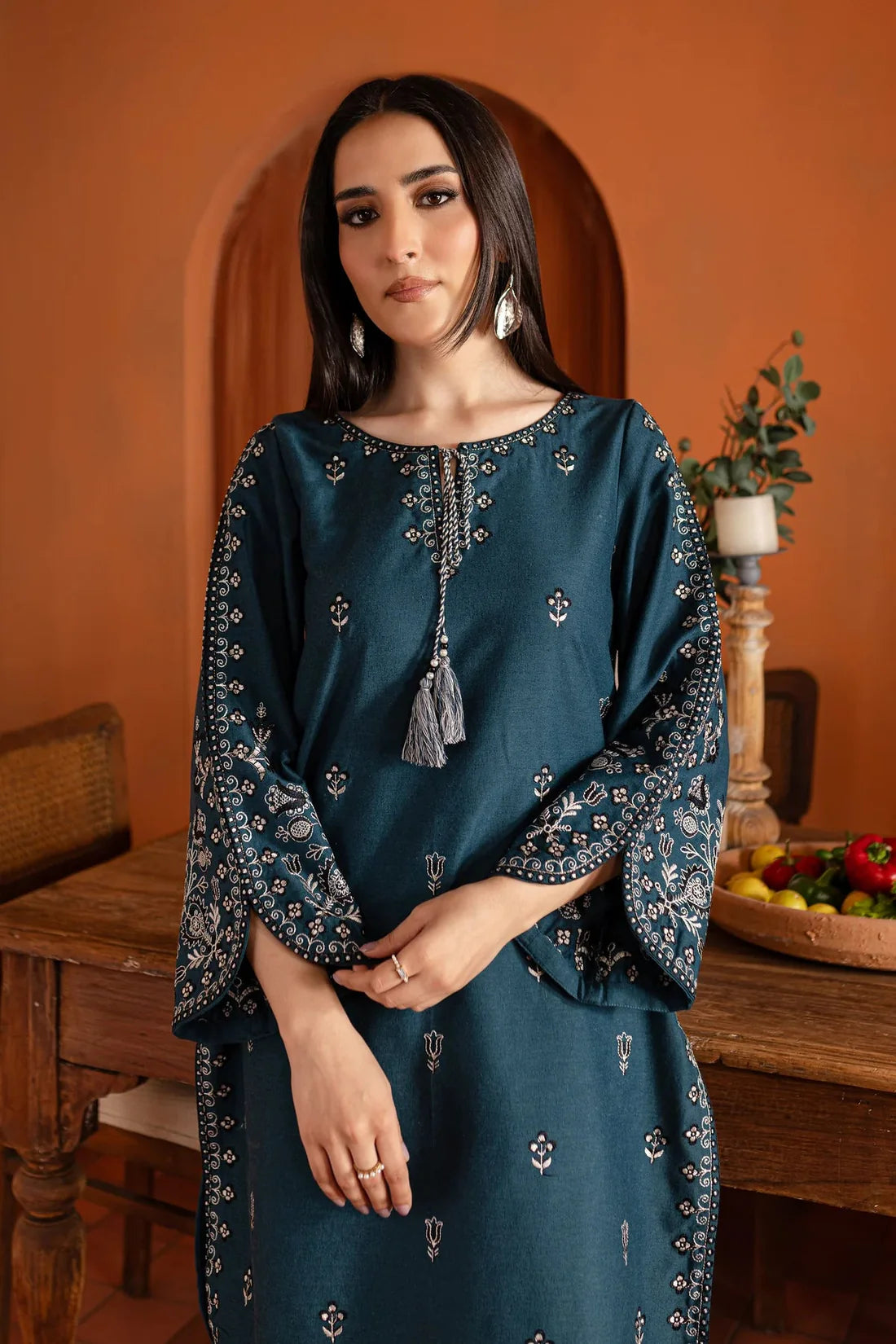 ZINC BEAUTY EMBROIDERED 2PC